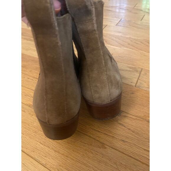 Steve Madden Dover women's suede brown chelsea elastic side ankle booties sz 8.5 - Picture 3 of 8